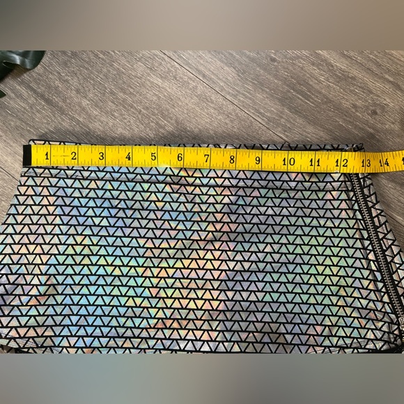 Sea Dragon Studio Holographic Prismatic Geometric Zipper Rave Shorts. Size M - Picture 10 of 13